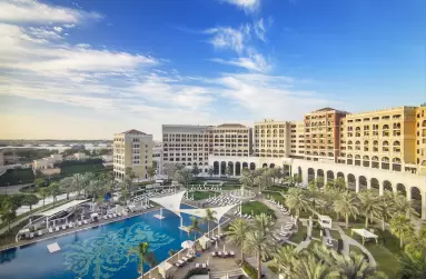 The Ritz-Carlton Abu Dhabi, Grand Canal